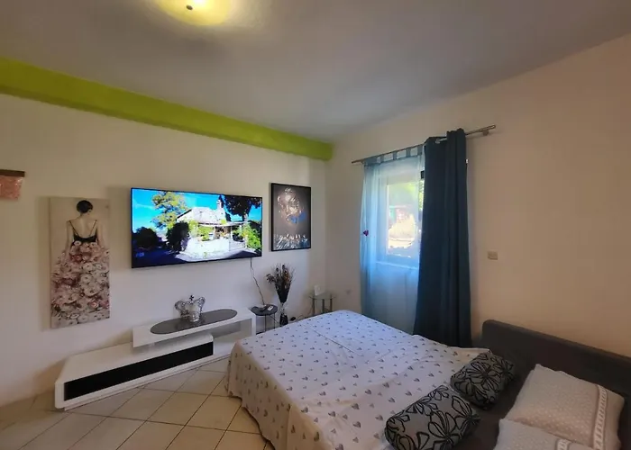 Apartments Pula With Private Parking Self Check In
