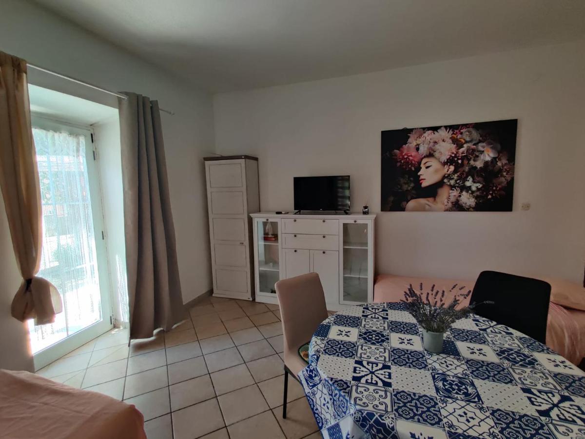 Apartman With Private Parking Self Check In Pula